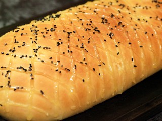 13、培根芝士面包,烤完出炉啦。