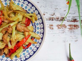 4、家常干锅花菜,成品图