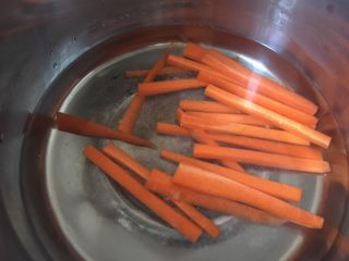 5、简单原味寿司,焯一下去味