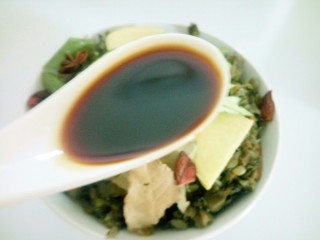 15、雪菜扣肉,美味鲜酱油。