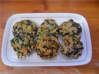 11、菠菜鸡肉饼,然后铲起摆盆