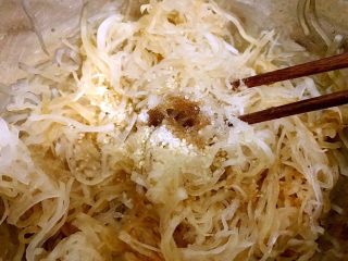 11、清爽小凉菜——红油拌萝卜丝,加入香醋