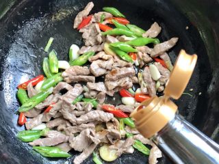 12、双椒爆炒牛柳,醋少许
