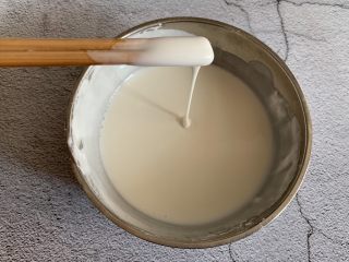 6、豆沙糯米卷,搅拌均匀无颗粒
