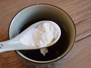 9、酱汁杏鲍菇,淀粉，拌匀