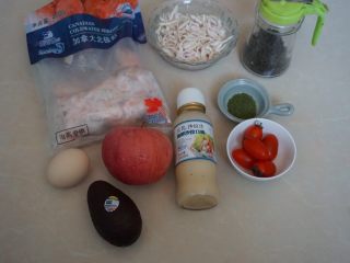 1、了不起的小番茄+鸡丝果蔬沙拉,准备好材料