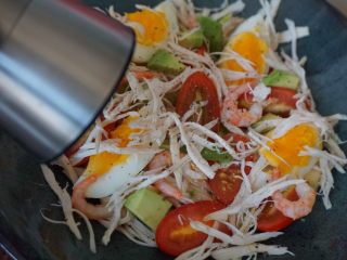 10、了不起的小番茄+鸡丝果蔬沙拉,撒入黑椒碎