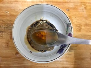 9、蒜蓉麻酱拌茄子,加一勺陈醋