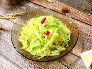 17、醋溜土豆丝,好了可以出锅了装盘了????