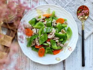 15、青椒炒肉,成品图