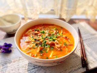 14、酸汤肥牛（番茄浓汤版）,色泽金黄！