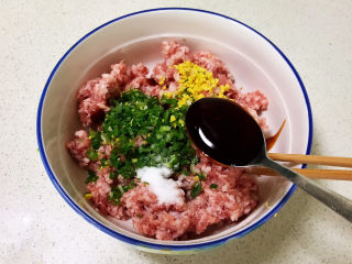 10、莲藕肉丸,加入蚝油