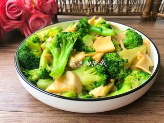 10、杏鲍菇炒西兰花,成品图一