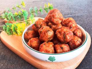 29、莲藕肉丸,莲藕肉丸外酥里嫩，味道鲜美，加入莲藕后口感超棒~