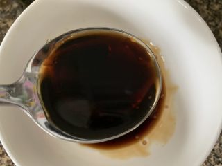 10、凉拌烤麸,1勺老抽