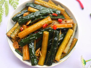 16、低脂爽脆开胃下饭的腌黄瓜条,超爽脆好吃!