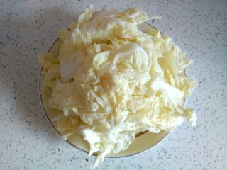 4、肉沫粉丝烧白菜,白菜手撕成小块