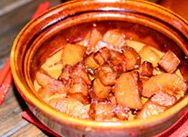 12、萝卜烧肉,按个人口味调入盐即可。