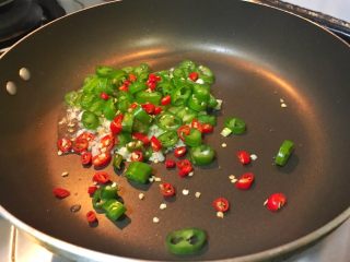 18、超满足便当（20）,倒入指天椒圈