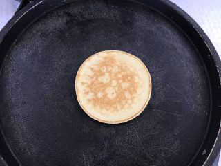 7、酸奶松饼,两面煎熟即可