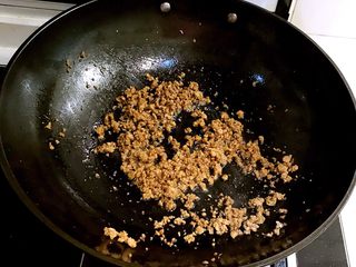 10、肉末豆腐,翻炒均匀