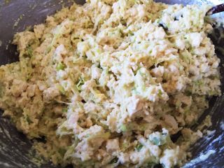 7、素丸子,搅拌均匀