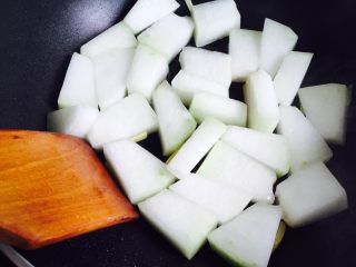 11、冬瓜蛋汤,大火翻炒片刻