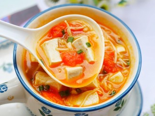 15、番茄金针菇豆腐汤,来一口呀~