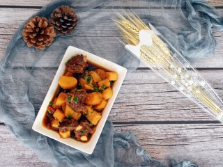 17、排骨烧山药 （电饭煲版）,出锅装盘。