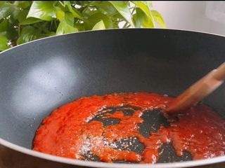 8、糖醋里脊,加适量白糖,香醋,盐