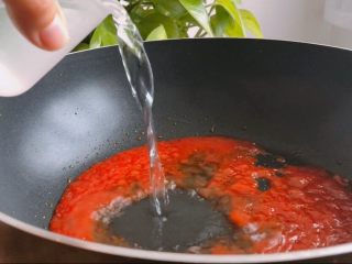 9、糖醋里脊,适量清水