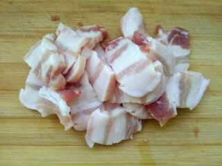 5、圆土豆+干锅土豆片,五花肉切小薄片,越薄越好