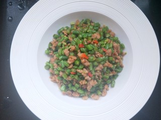 13、肉沫豆角,盛盘