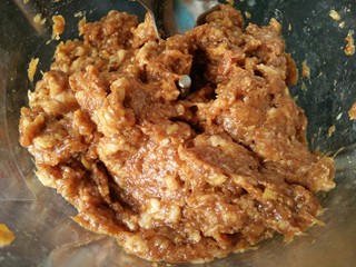 4、千层肉饼,一个方向搅拌匀