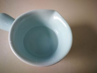 7、酸辣绿豆芽炒肉丝,海天米醋三勺。