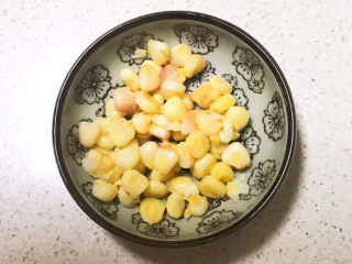 4、西红柿面疙瘩,熟甜玉米