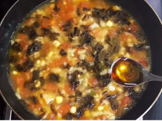 20、西红柿面疙瘩,加入芝麻油，调匀即可