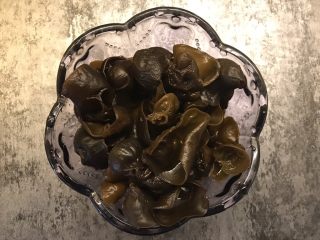 7、鱼香肉丝,木耳提前泡发，洗净沥干