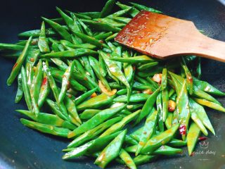 8、酱爆刀豆,翻炒均匀