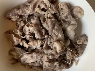 6、酸汤肥牛,变色即可