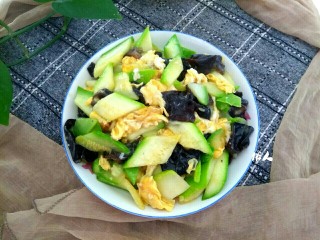 13、西葫芦木耳炒鸡蛋,成品图