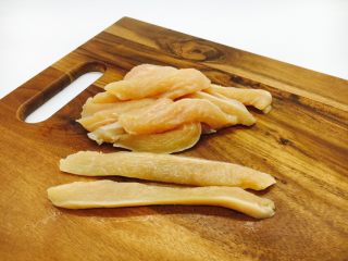 9、宫保鸡丁,鸡肉先切条