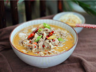 1、金汤肥牛,搅拌一下，开吃~