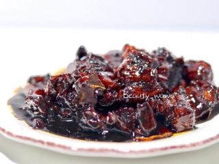 16、下饭首选—私家秘制红烧肉,装盘开吃。不需要任何雕琢,味道已经是致命诱惑!