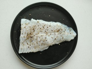 3、巴沙之恋,黑胡椒要碾碎。