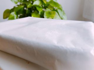 8、蒜茸粉丝金针菇,加盖一层锡纸（家里锡纸刚好用完，????于是就用了烘焙纸盖着）