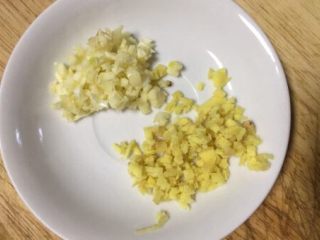 6、蚂蚁肉沫焗香辣花菜,大蒜老姜剁未