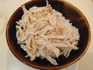 31、台式雞肉飯,在飯上鋪上滿滿的雞絲。