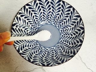 2、酸汤水饺,1小茶匙盐