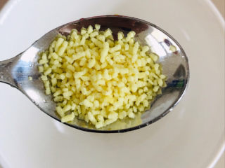 12、凉拌千张,一勺鸡精～